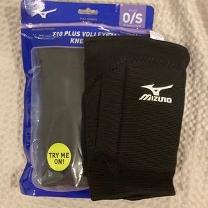 Brand new black Mizuno volleyball knee pads. One size fits all.